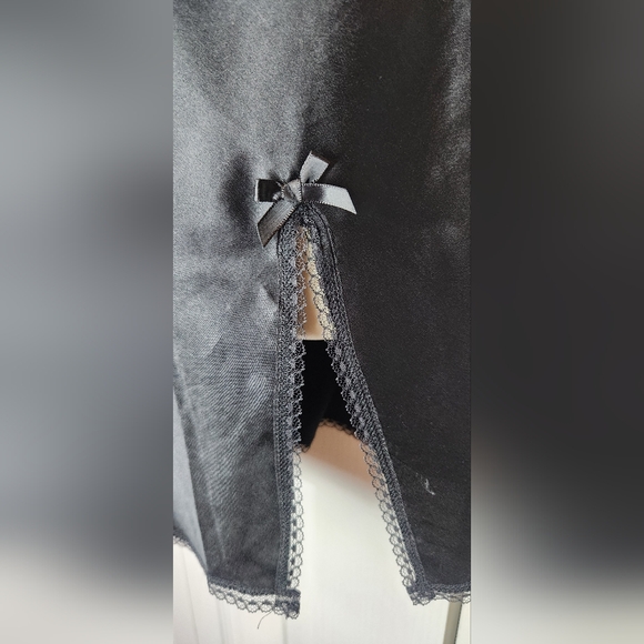 Victoria's Secret Black Satin Chemise with Lace Trim Size Small Nightie - Picture 2 of 7